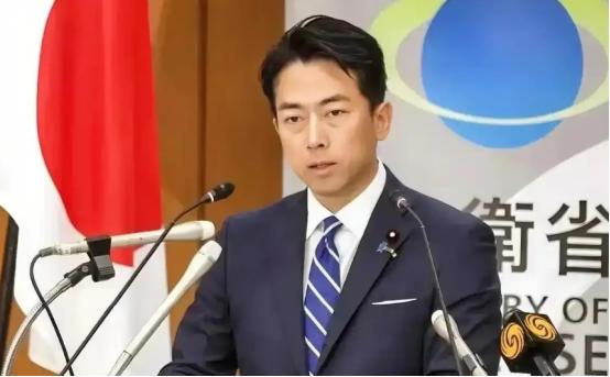 偷鸡不成蚀把米！日本瞎站队南海仲裁坑惨自己，小泉进次郎签字认太平岛是礁，那冲之鸟
