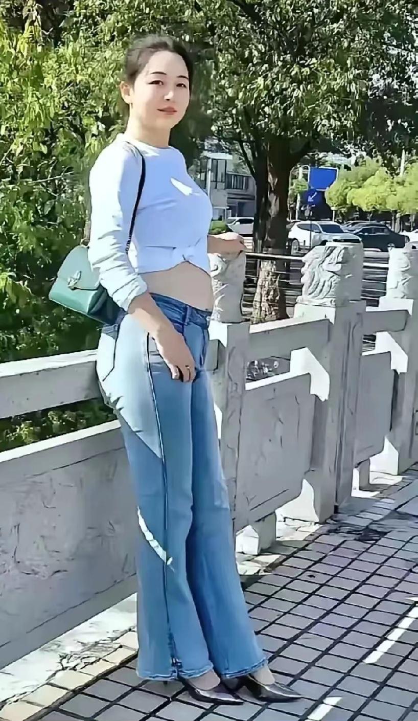 记录生活每一天周末去公园散步，臭美一下。[捂脸哭][捂脸哭][捂脸哭]