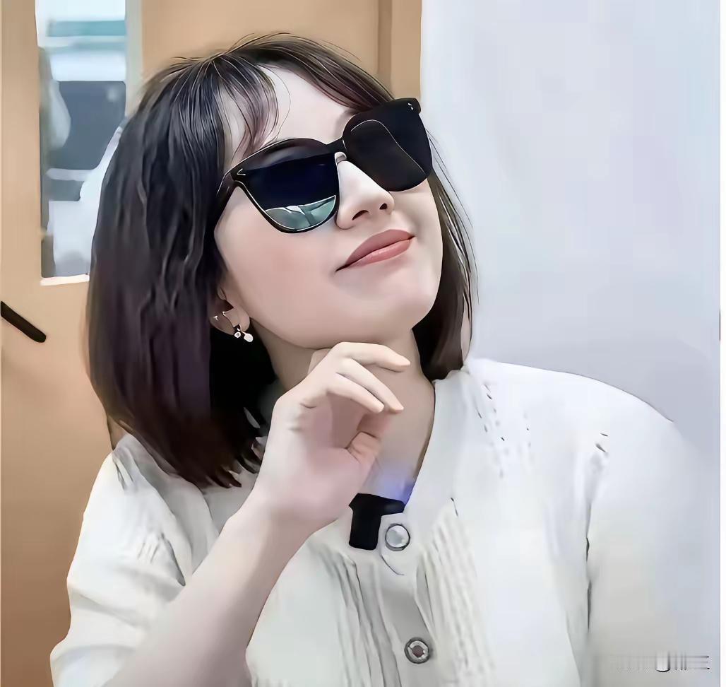 17分钟的视频，看起来不是这两个主角拍的，固定机位，这看起来是早就准备好了。如