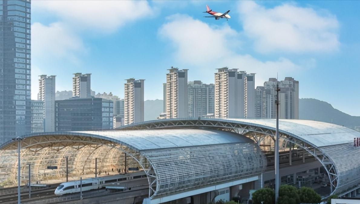 为什么中国执意要发展高铁而不是廉价航空？其实说白了，中国在做一个赌注，赌的就是未