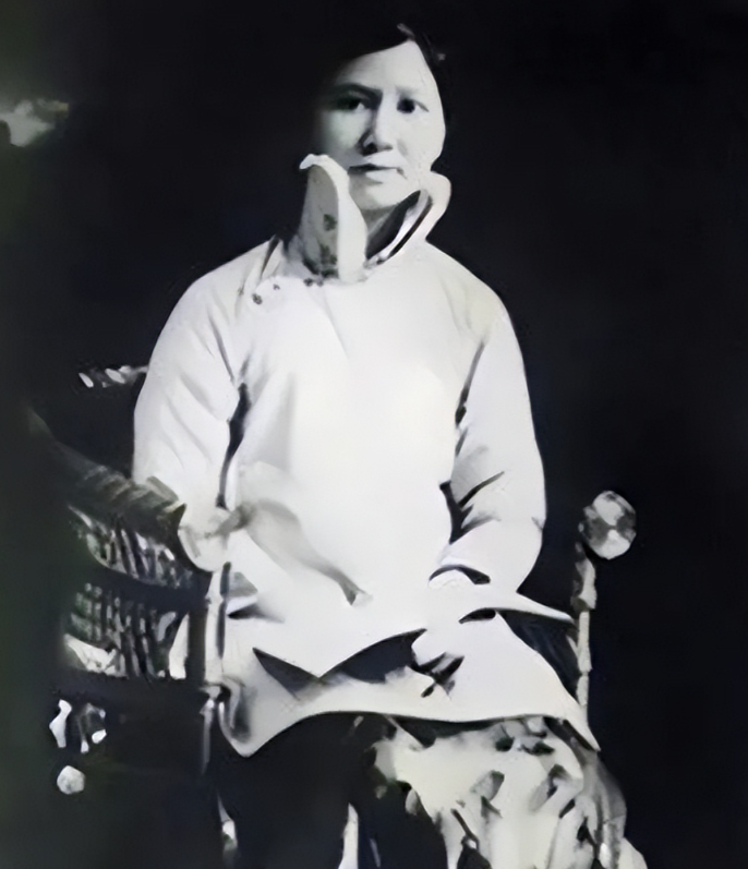 1915年，孙中山给发妻写信：“我爱上了一个志同道合的女子，可她不能做妾，我只能