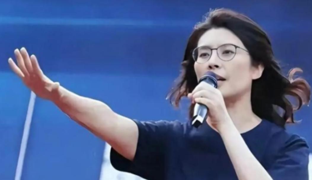 郑丽文公开拒绝一国两制，不再模糊回避。这记重拳打向何方？两岸关系从此再无回头路？