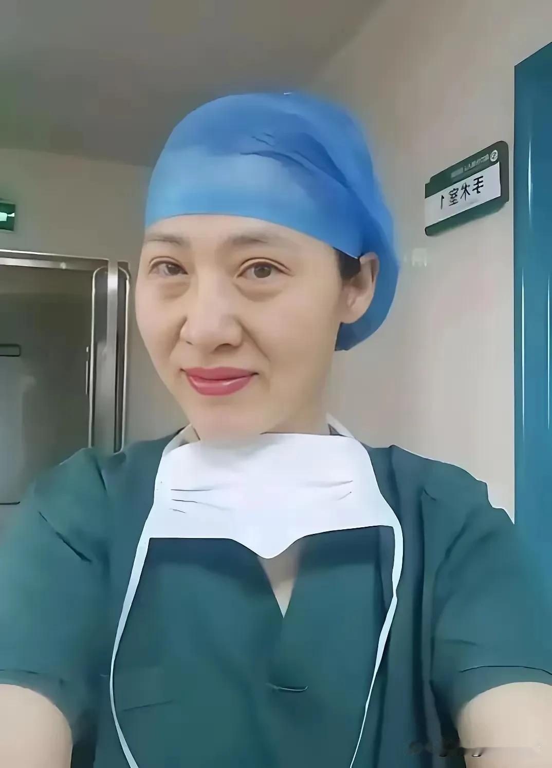 邵晓蓓主任，一个在手术台旁守了30年、亲手迎接过3万多个新生命的医生，最后却要用