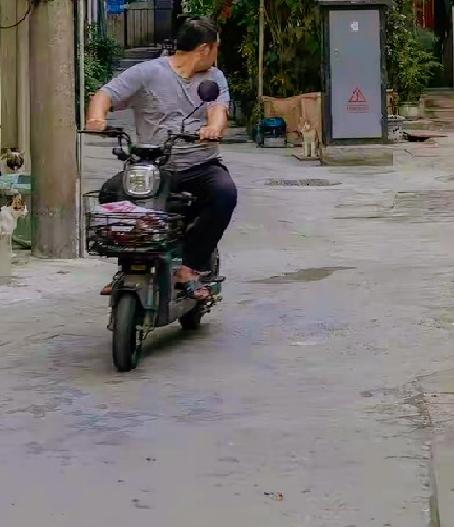 ：）不要找黄毛结婚，再帅再能说都不要找，不然就是你悲剧的开始。一位复旦大学毕