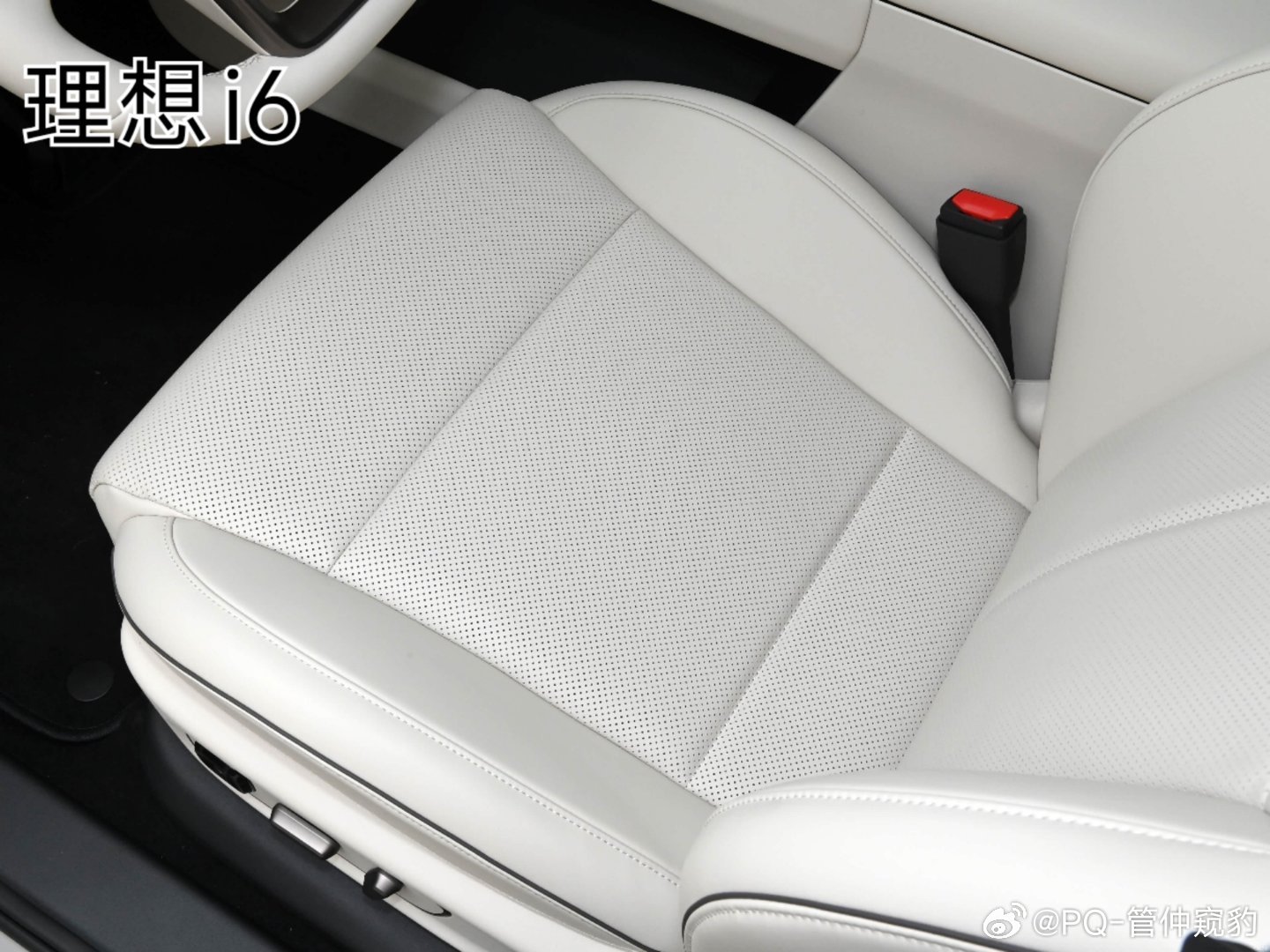 问界M6内饰年轻了很多but，可以看到很多其他车的影子①向日葵中控屏和极氪001