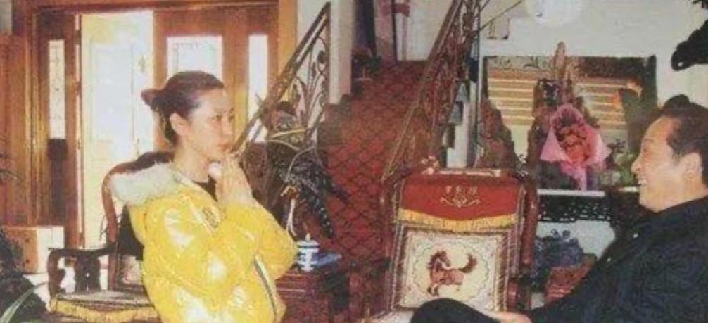 2005年那会儿，向华强把气功大师王林引荐给了赌王何鸿燊。结果王林刚表演完，何鸿