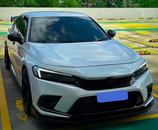 适合年轻人开的车用车一年了，说实话思域这车确实挺适合年轻人。外观不用多说，熏黑