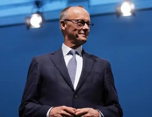 2月25日，默茨访华的第一天，就获得一笔“超级订单”，120架空客飞机，让默茨合