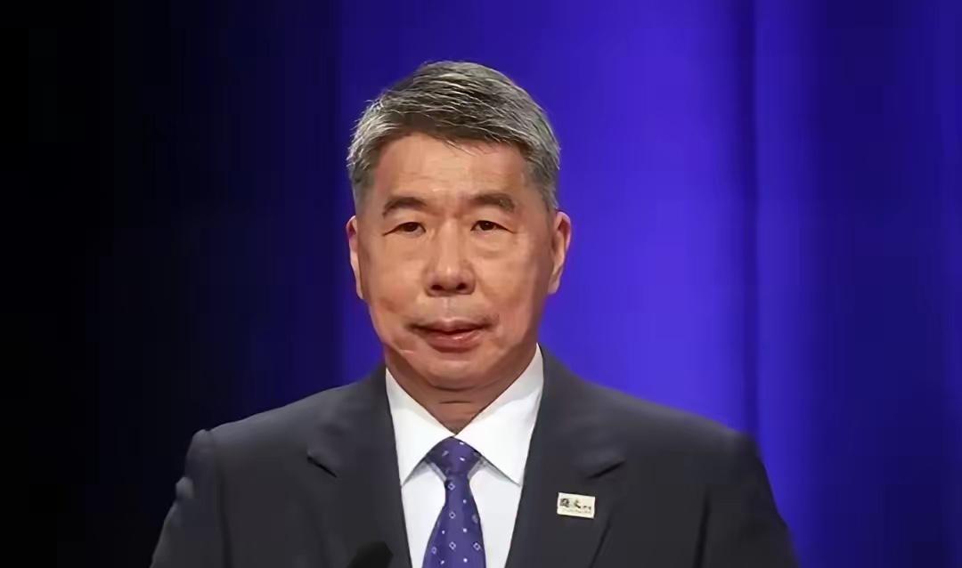 张亚中今（15日）在脸书发文表示，我本将心向明月，奈何明月照沟渠。这话说的，