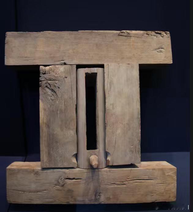 不要小看这块木头，它是木转射！木转射是汉代居延边塞防御体系中的一种独特守御工具，