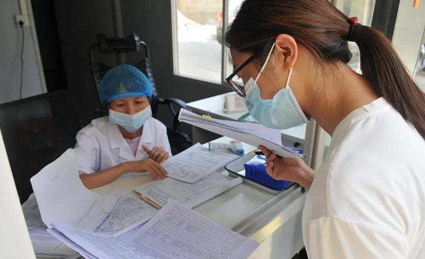 医生才会告诉你的4个健康真相前些天我陪表姐做体检，她拿着报告说一切正常，还