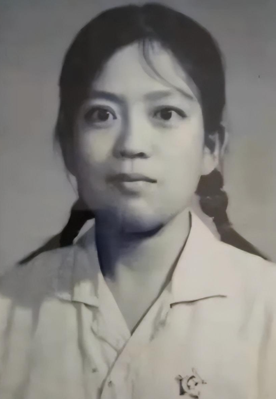 1968年北京女知青陆生梅，下乡援助陕西贫困地区，被眼前县医院恶劣环境惊吓到。大