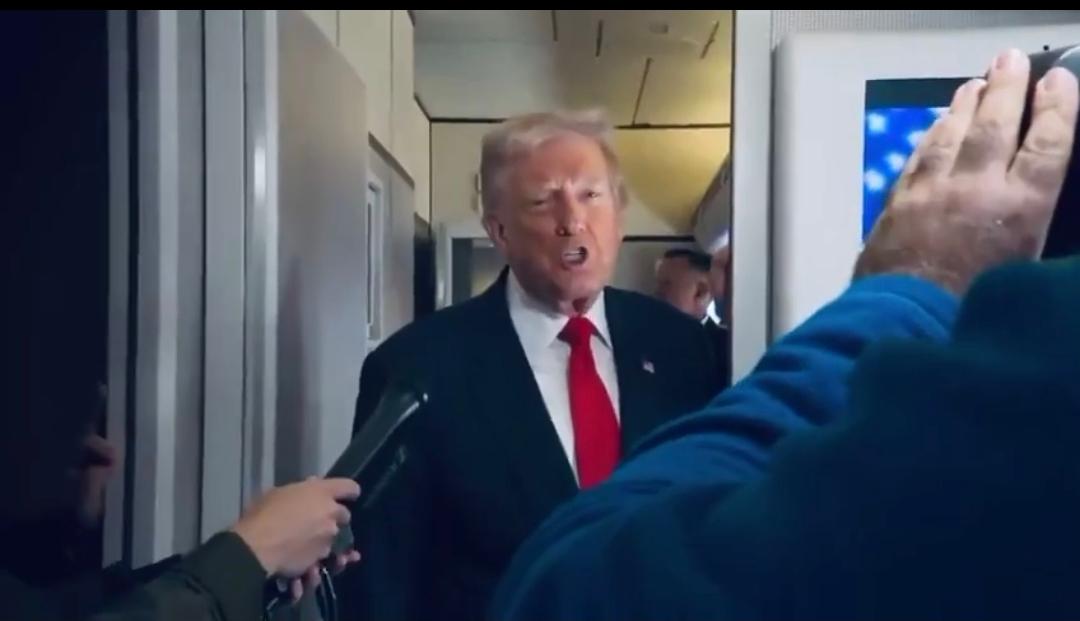 北京时间11月1日，特朗普在空军一号上对记者放话，说美中之间达成了3万亿美元的大