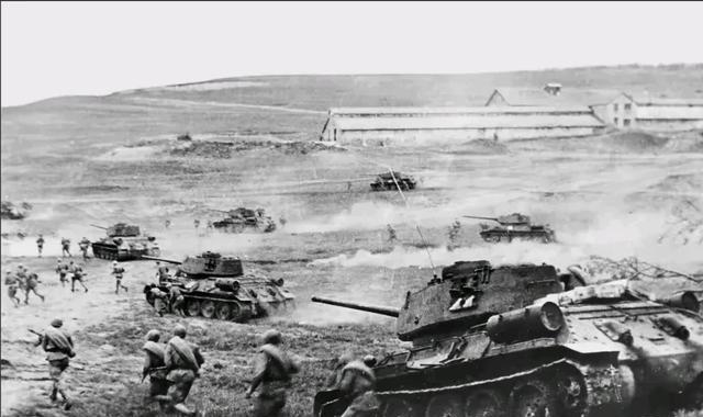 1943年，苏德战争中，苏军意外发现死去的士兵身上，竟然有3、4个密集弹孔。以德