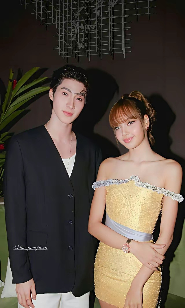 lisa晒出新男友亲密合照，酷似当年与三公子的场景，这次身份背景居然彻底互换