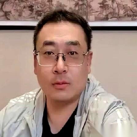 主播云昊，突然撂挑子不干了。直接宣布停更一个月，说是不想再跟人抢流量。就因为