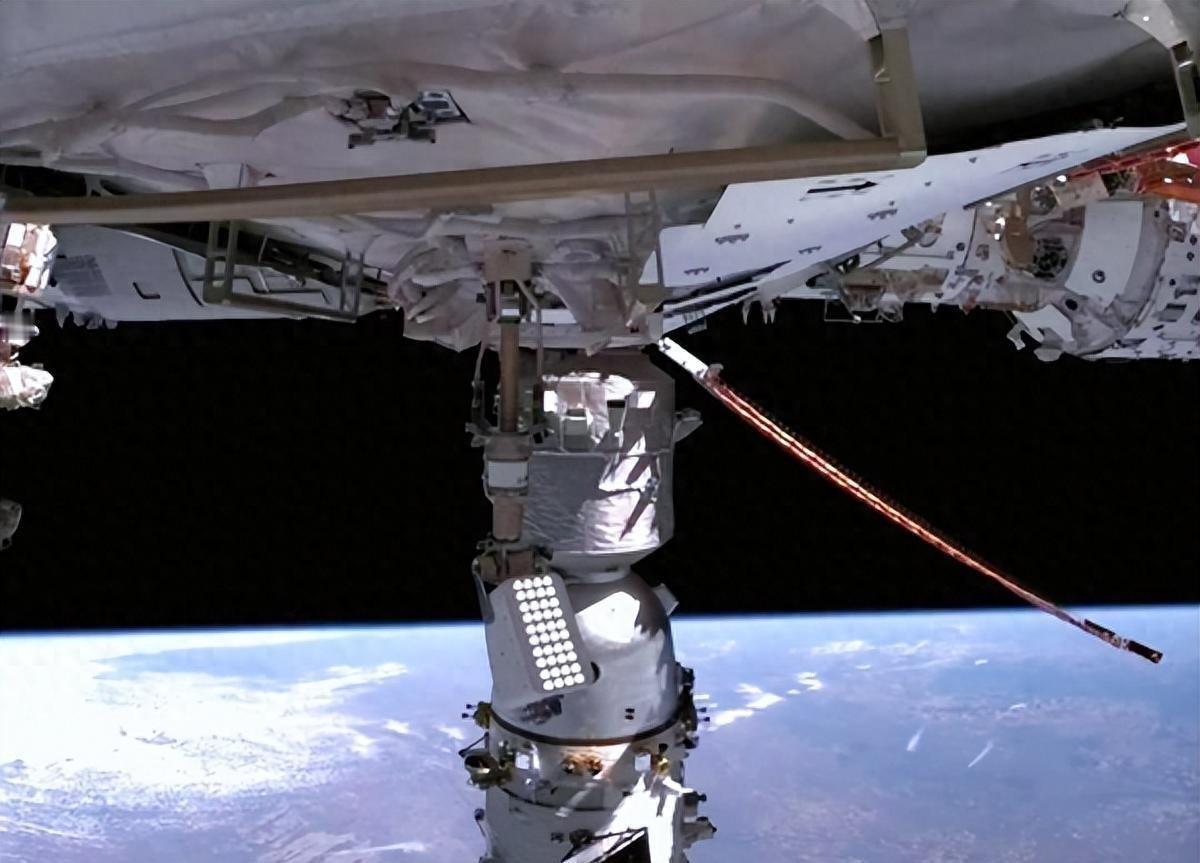 神舟飞船遭撞击，罪魁祸首显现？它是怎么来的，中国救援狂甩欧美最近中国载人航天再