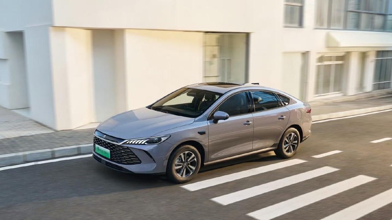 开年就放大招，插混电力再加码！直接给秦PLUSDM-i、秦LDM-i、海