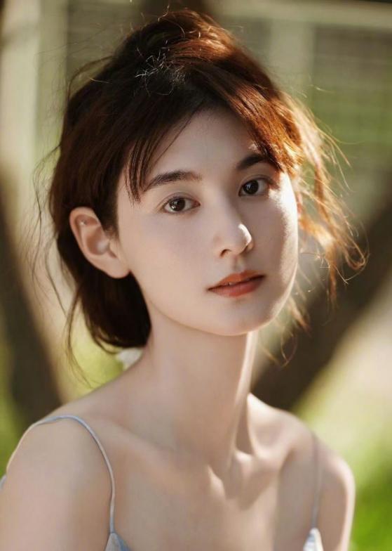 8月24日凌晨，《主角》女演员韩沛颖，直播情绪爆发：“我被欺负了还不能讲吗