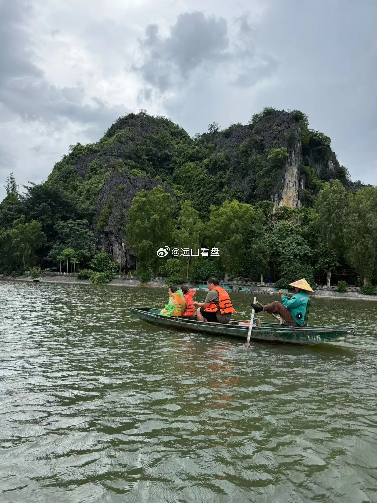 谁在做光芯片？1，光迅科技2，杰普特3，长光华芯4，信科移动5，燕东微6，仕佳光
