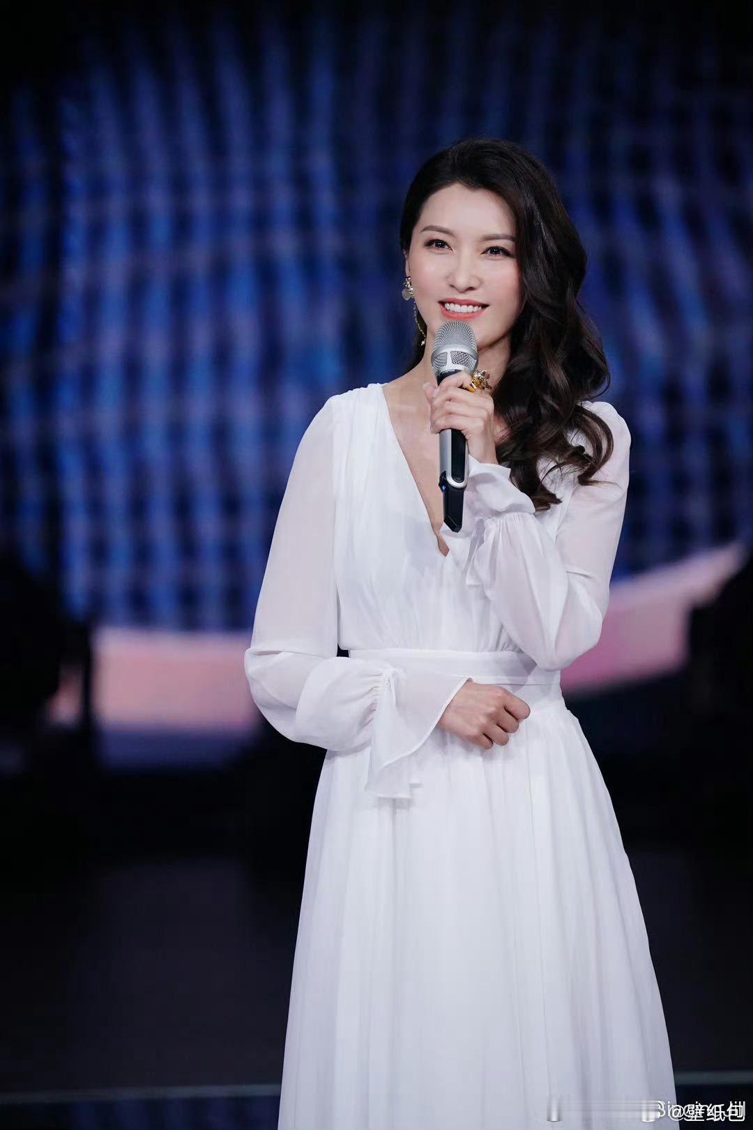 徐洁儿被低估的唱功真的重新认识徐洁儿了一直被颜值忽略唱功，一开口才知道有多惊艳气