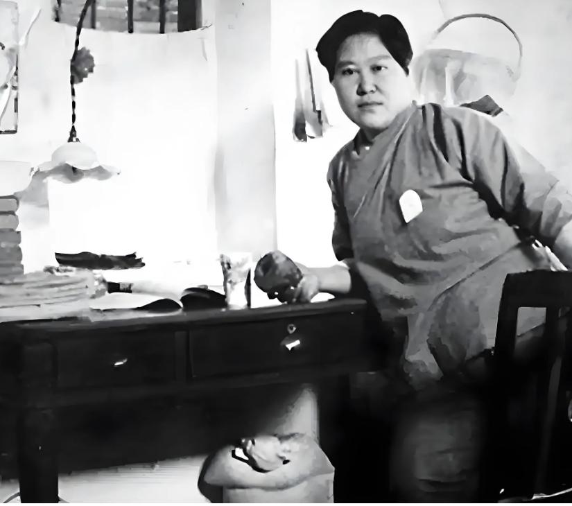 1935年11月13日，一女子走到孙传芳背后，朝着孙传芳后脑勺便是一枪，孙传芳立