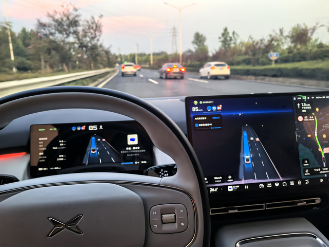 小鹏L3自动驾驶值得期待目前小鹏P7+是全系Max标配L2辅助驾驶，现在经过多