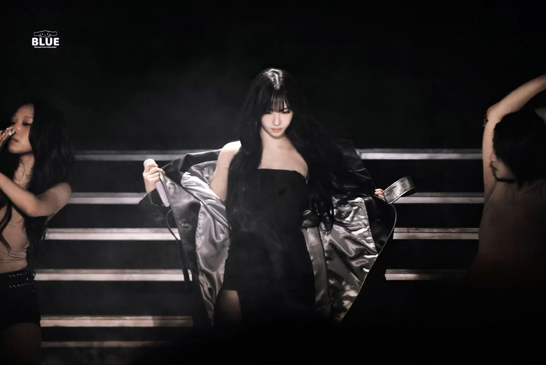 柳智敏卧槽女神这一身好漂亮🖤🤍🖤​​​