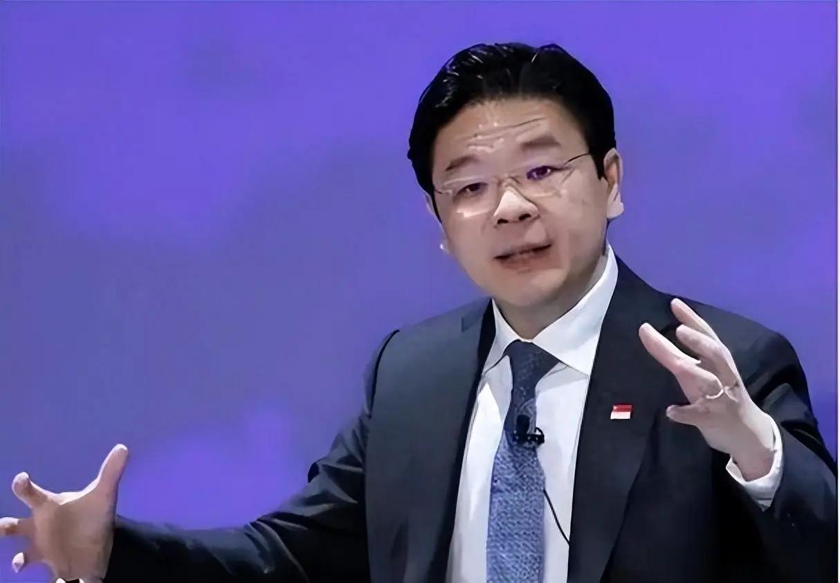 非常的诡异！泰国和柬埔寨的军事冲突完全没有停下来的迹象，但是让人没有想到的是，此