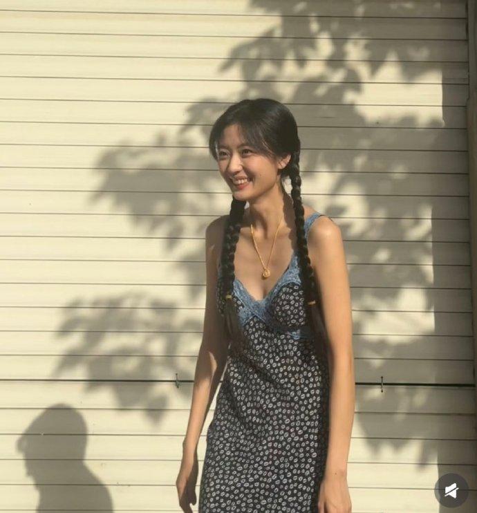 孙千最近是不是瘦了好多呀，看着有点疲惫吧，状态不是很好呢。​​​