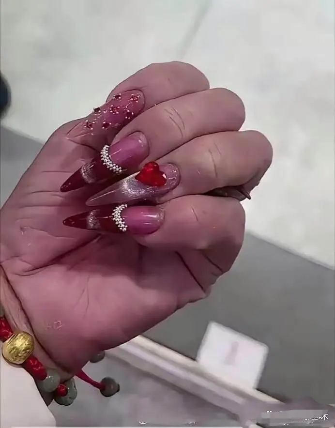 200块钱做的美甲，你觉得好看吗？