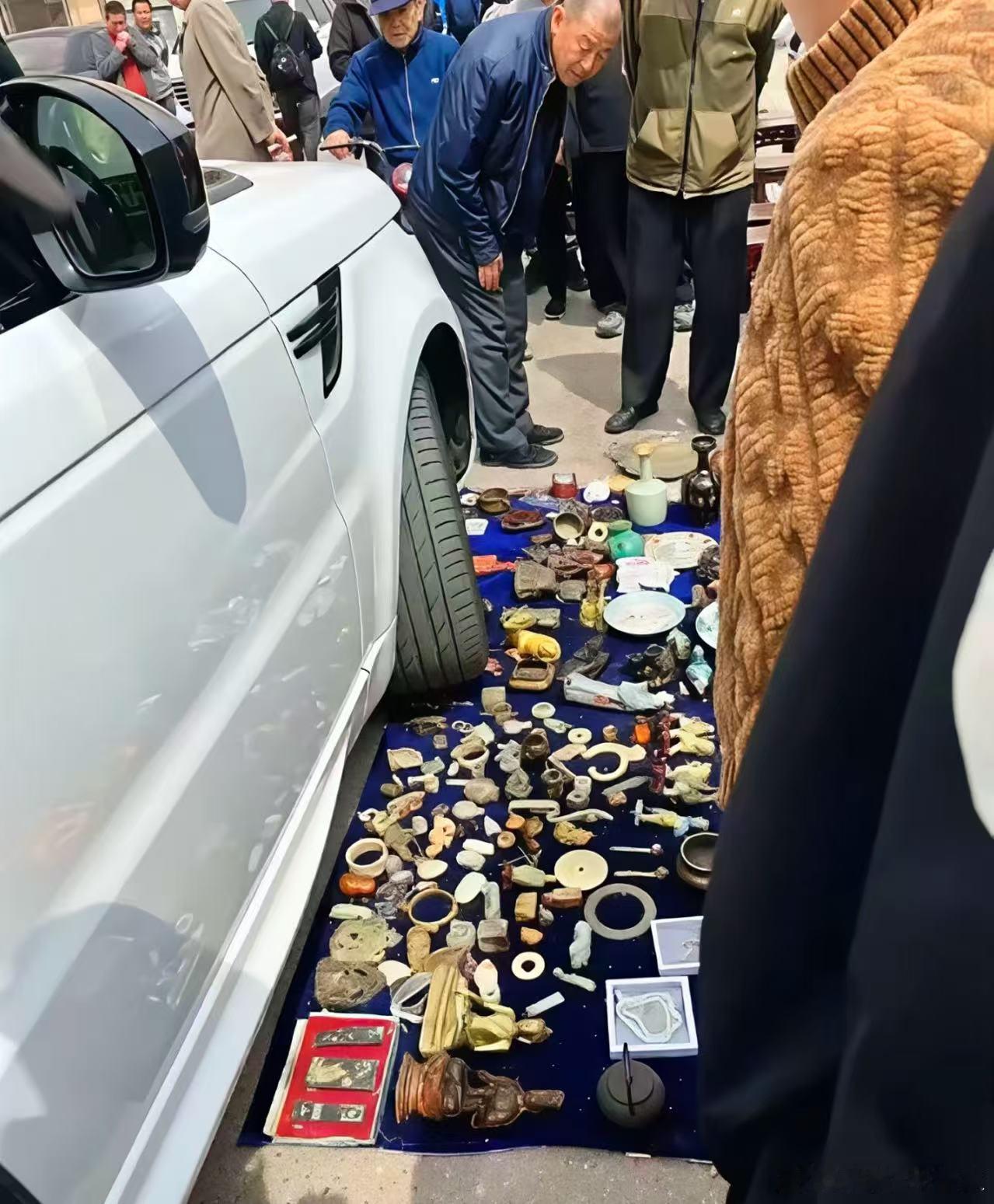 群里看到一图，这不比追尾宾利还刺激～[汗]​​​
