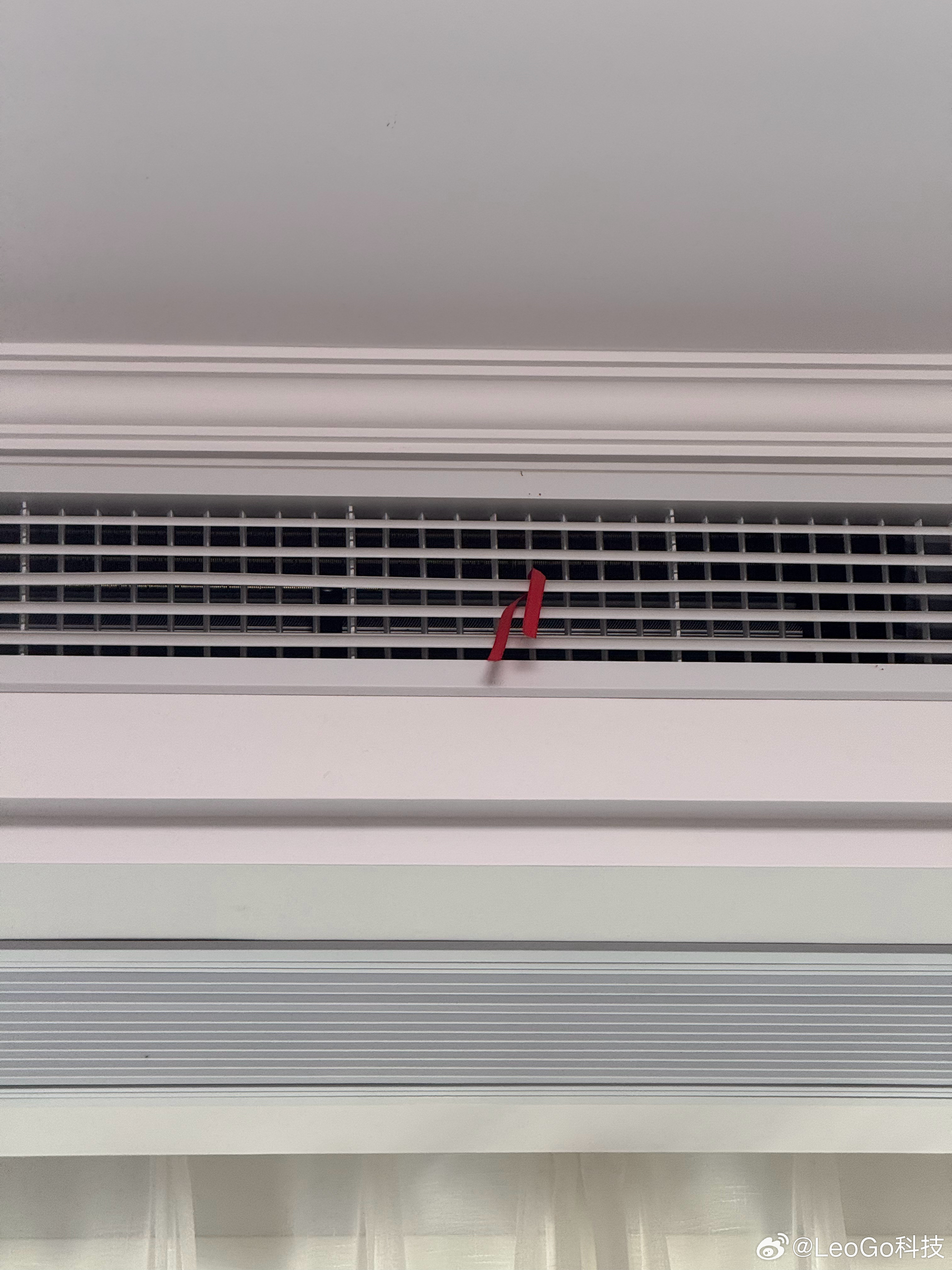 房间里装了一个空调还好我聪明，装修的时候就装了中央空调……​​​