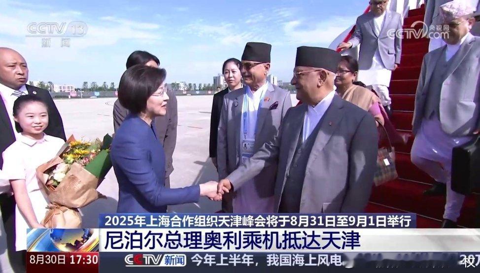今天接机的都好忙[捂脸哭]热点现场​​​