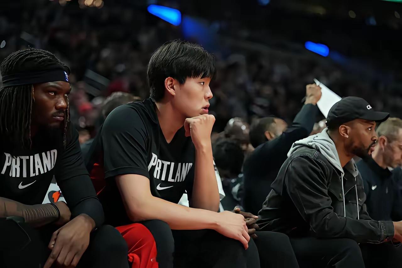 此处不留爷自有留爷处！杨瀚森的团队申请交易离开开拓者这个烂队吧，只要这个巴西的斯