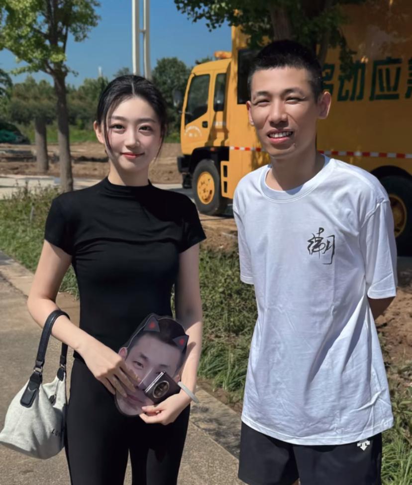 他哥人是真的好。