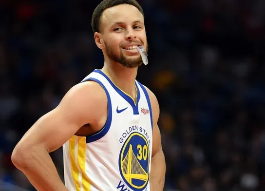 美媒《旧金山纪事报》的勇士跟队记者SamGordon在个人社媒上报道了勇士球员