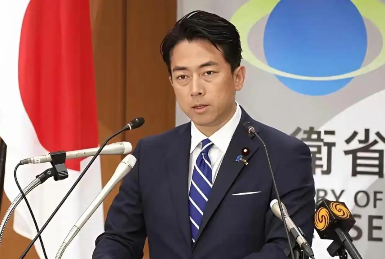 小泉进次郎：“我们不能坐以待毙，我们要主动进攻。”几天前，小泉进次郎在东京记者