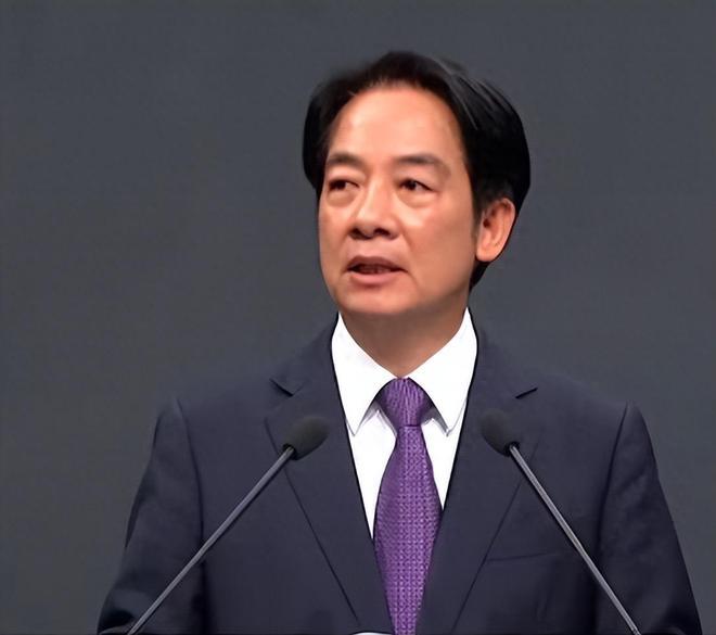 万万没想到！ 就在7月19日，岛内正深陷“致癌毒油”恐慌，而最新民调更是显示