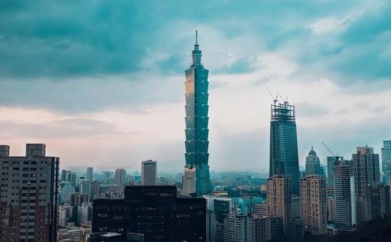 美国要动手了？这是来自台湾国际形势专家赖岳谦的警告，在他看来最早今年，中国就有可