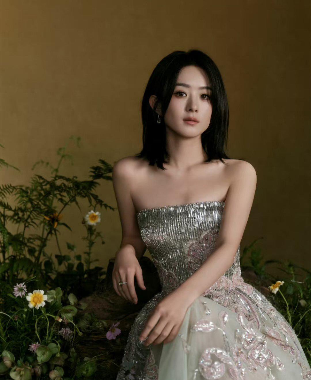 赵丽颖的剧有个特别有意思的规律，你光看剧名，经常就能猜出她演的是谁。《陆