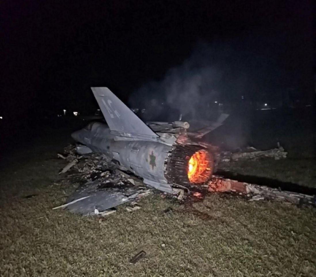 伊朗已经与印度为伍：拿着AI生成的F-35击落照片炫耀战绩！6月14日，伊朗军方