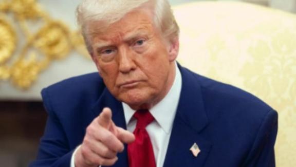 美国在赌，中国也在赌，美国赌中国不敢武力收复台湾，不敢打日本，而中国则在赌美国不