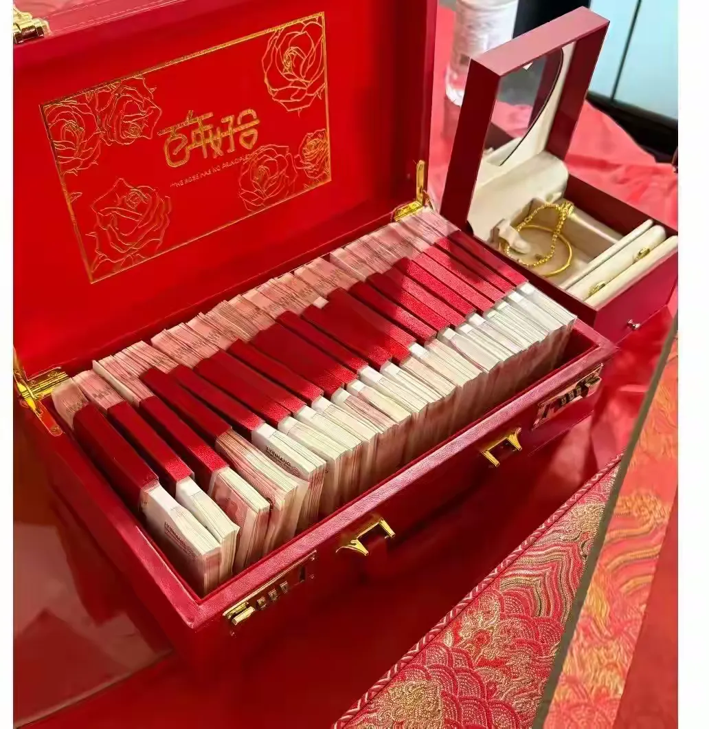 同事问了我一个问题，把我彻底难住了！同事的儿子刚结完婚，可他却一点不高兴，总是唉声叹气，连烟都抽得比