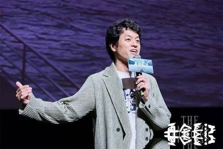 竹内亮估计有点怀疑人生，让他三观受到冲击的，竟然是一卷薄薄的厕纸。他的中国助理