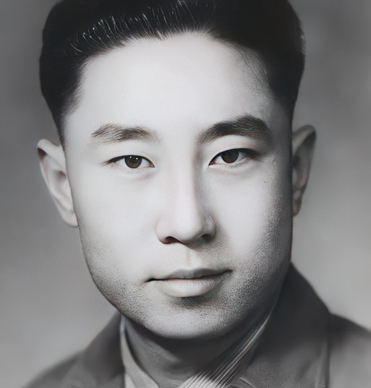 1938年，特务去小学抓地下党杨文海，谁知刚到校门口，恰巧就碰上了杨文海，特务