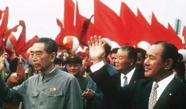 1972年，毛主席宣布放弃日本的战争赔款，面对国内外的一片哗然，他只说了八个字。