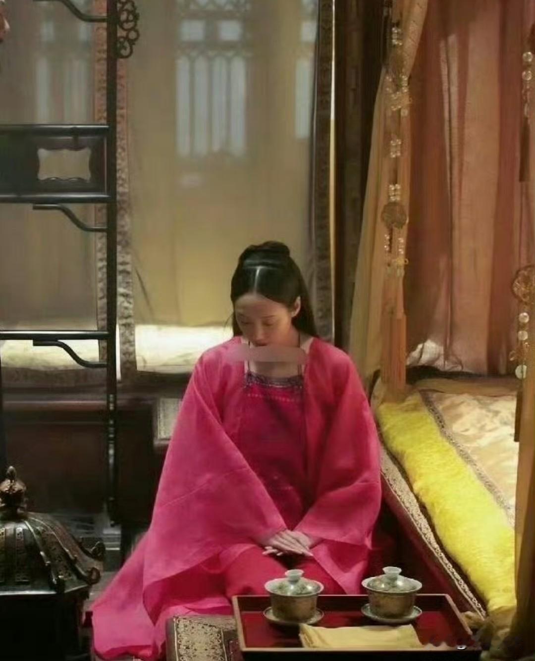 肚兜这么好的东西，现在怎么都不穿了​​​​