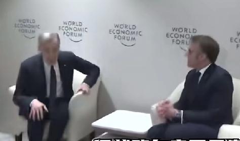 马克龙左手攥着“贸易失衡”的怨怼不松，右手伸着要中国投资的诉求不放，还不忘踮起脚