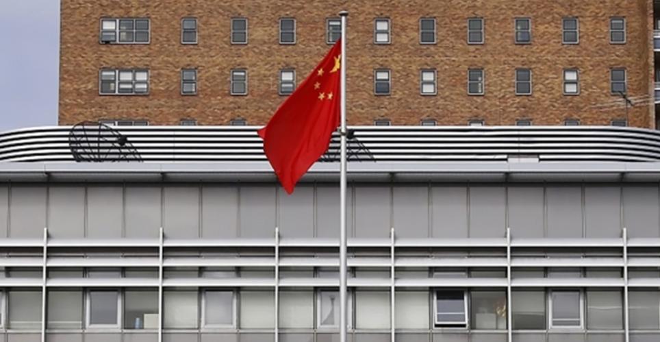 日本太可恶了！北京时间4月16日晚，中国驻日本大使馆用中日文双语严正表态：“施